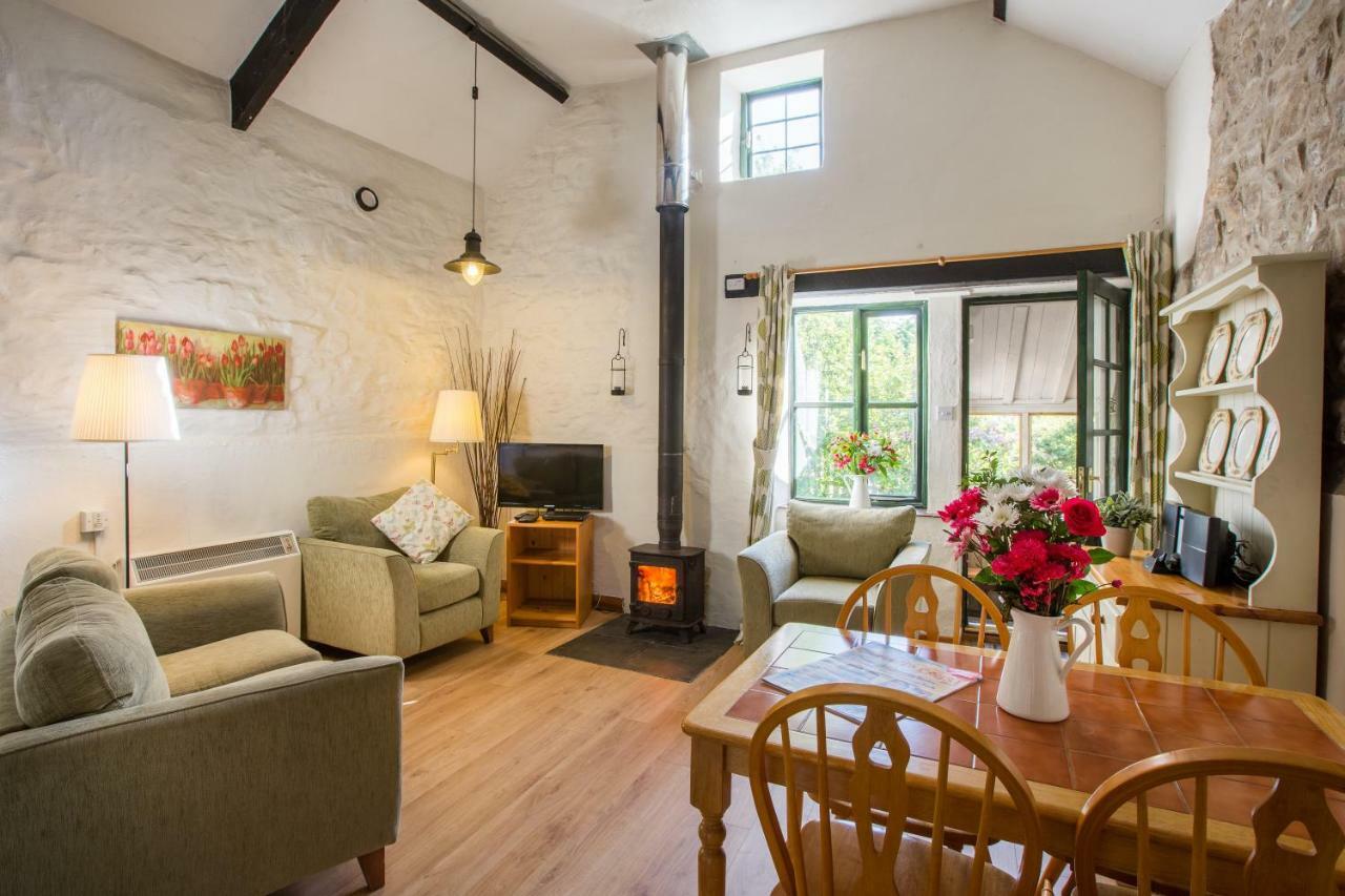 Cwm Connell Coastal Cottages Moylgrove Esterno foto