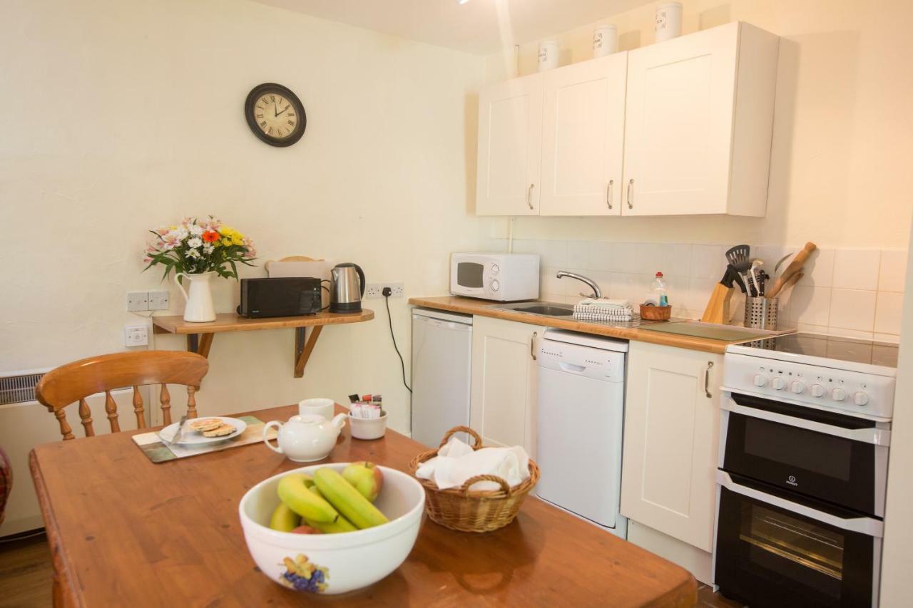 Cwm Connell Coastal Cottages Moylgrove Esterno foto