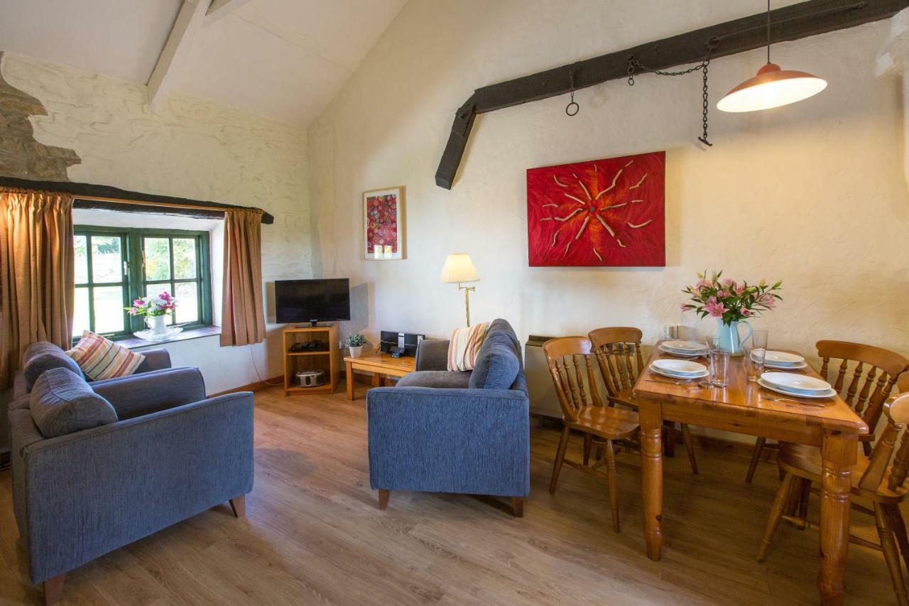 Cwm Connell Coastal Cottages Moylgrove Esterno foto
