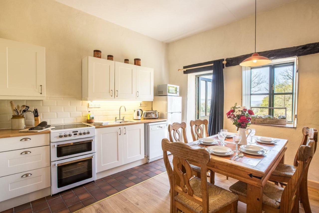 Cwm Connell Coastal Cottages Moylgrove Esterno foto